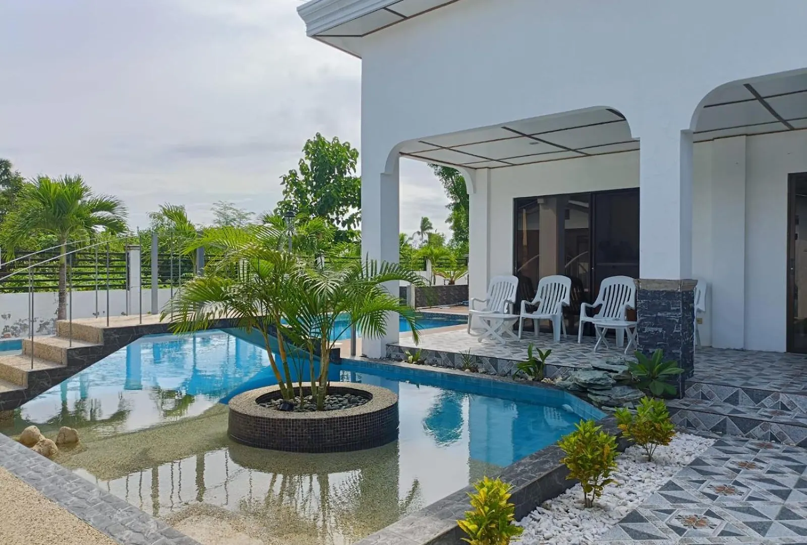 Palomavilla Resort Panglao